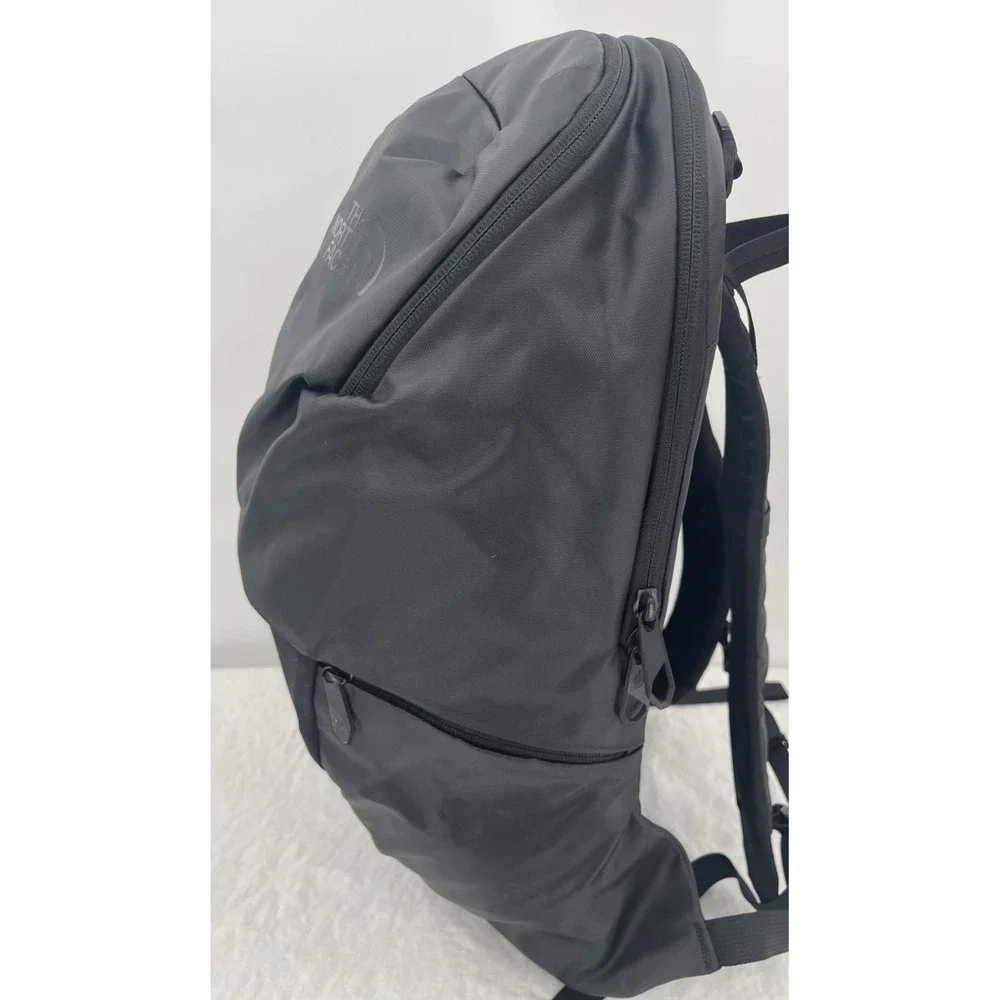 The North Face Unisex Black Aurora Backpack 22L Commuter Weather Resistant